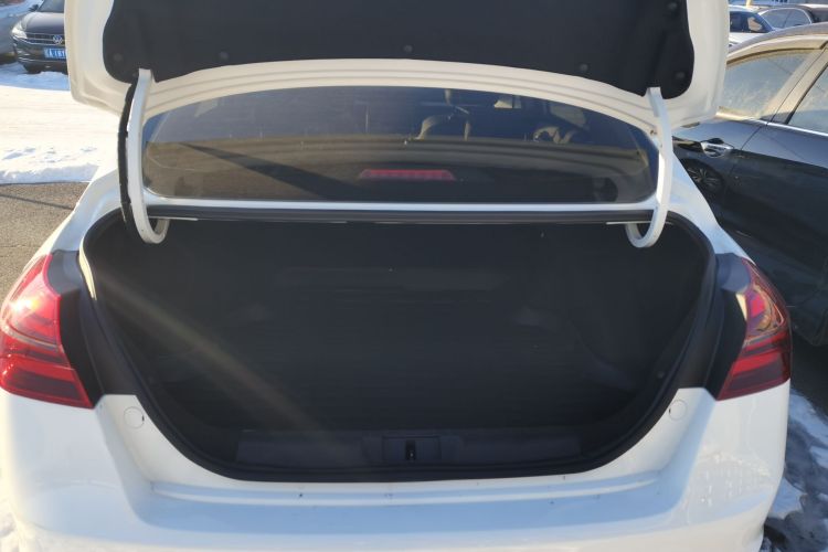 吉利汽车 帝豪 2018款 1.5L CVT向上互联版机舱底盘23