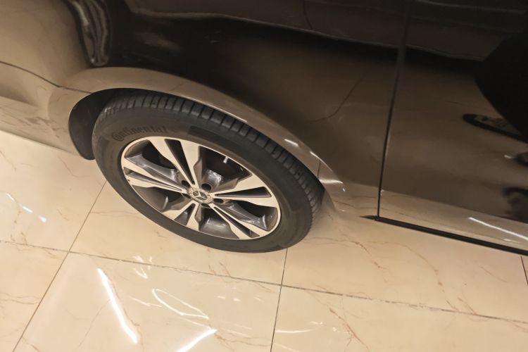 奔驰V级 2018款 V 260 领航版 国V车身外观6008