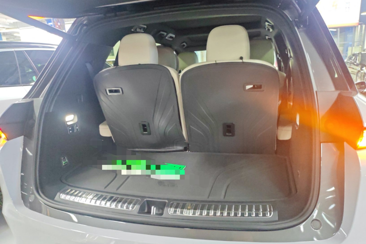 理想汽车 理想L8 2023款 Pro局部细节23