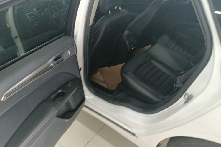 福特 蒙迪欧 2018款 EcoBoost 180 智控时尚型 国V中控内饰7004