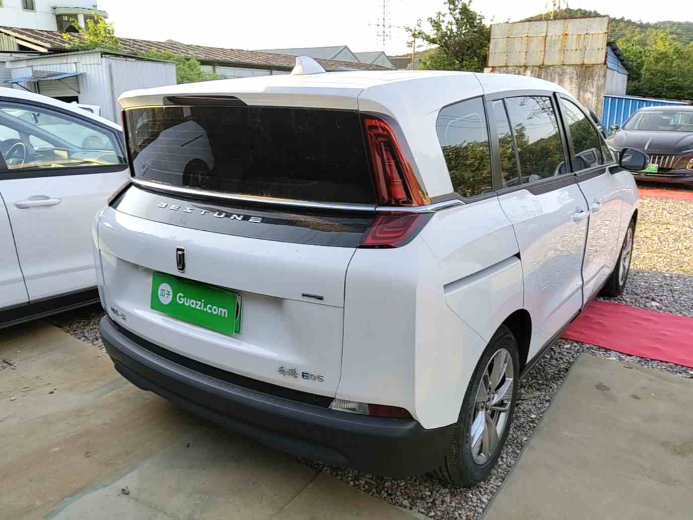 奔腾NAT 2023款 PRO 舒享出行版 425km(5)