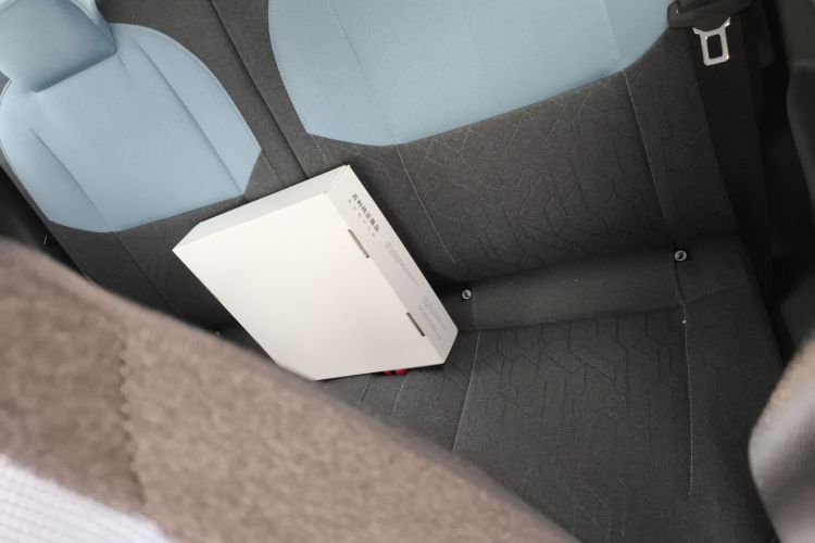 吉利银河 2023款 熊猫mini 120km 萌萌熊中控内饰21