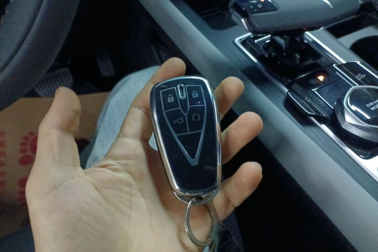 长安CS75 PLUS 2024款 第三代 冠军版 1.5T 智驾劲航型中控内饰11