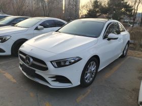 奔驰A级 2021款 A 200 L 运动轿车时尚型