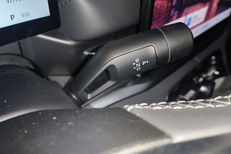 吉利银河 银河A7 2025款 EM-i 70km 豪享版中控内饰18