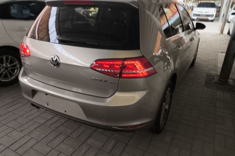 大众 高尔夫 2016款 230TSI 自动豪华型车身外观7