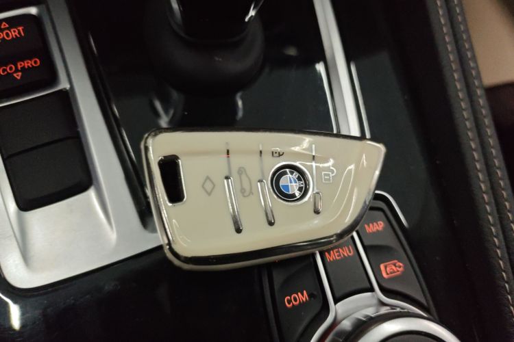 宝马1系 2023款 120i M运动曜夜版中控内饰11