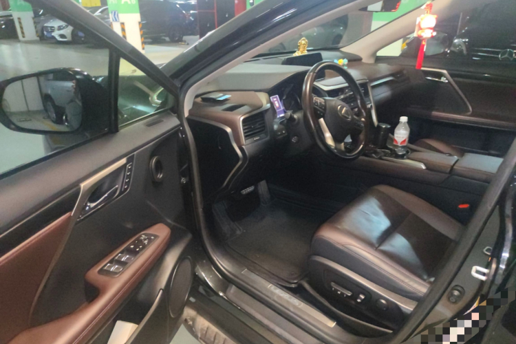 雷克萨斯RX 2016款 300 四驱典雅版 国V中控内饰7003