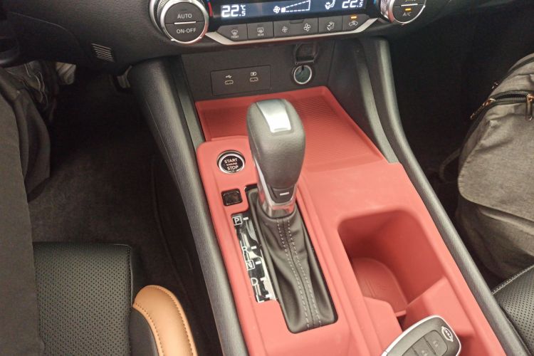 日产 轩逸 2023款 1.6L CVT黑金版中控内饰18