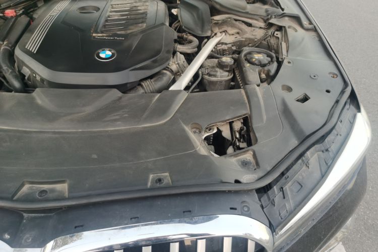 宝马7系 2019款 改款 740Li 尊享型 M运动套装局部细节9007