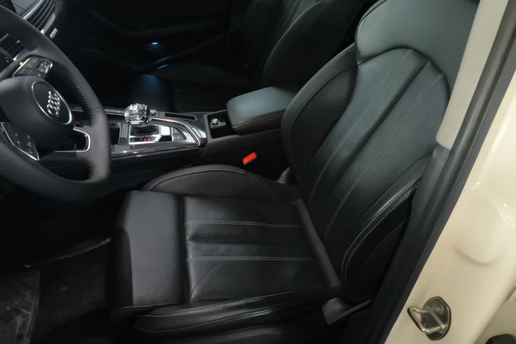 奥迪A4L 2020款 40 TFSI quattro 豪华动感型局部细节19