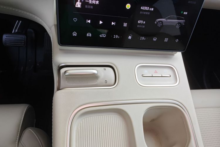 蔚来ES6 2024款 75kWh中控内饰18