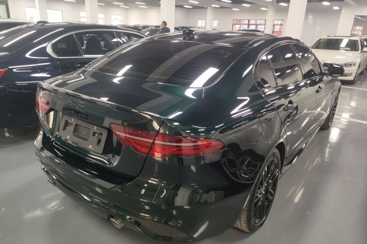 捷豹XEL 2024款 2.0T 250PS R-DYNAMIC S耀黑运动版车身外观7