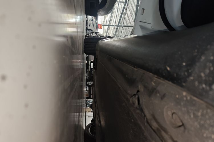 特斯拉 Model Y 2022款 改款 后轮驱动版局部细节9002