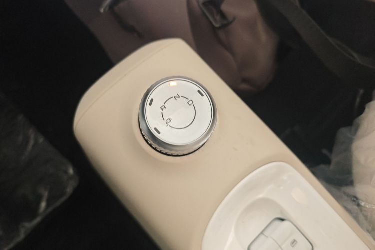 五菱汽车 宏光MINIEV 2024款 第三代 215km 青春版局部细节18