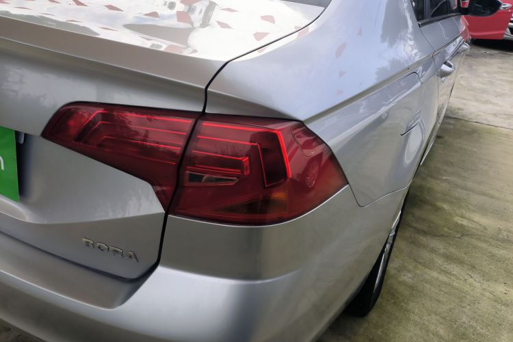 大众 宝来 2016款 1.6L 自动舒适型车身外观9