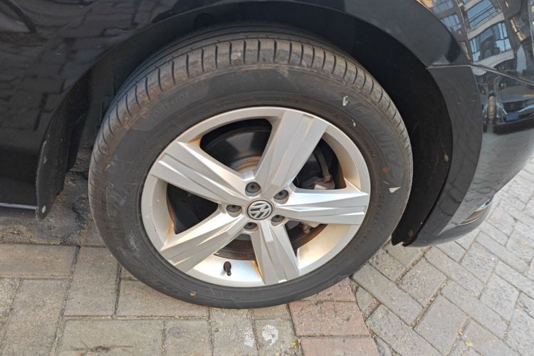 大众 朗逸 2017款 1.6L 手动风尚版车身外观10