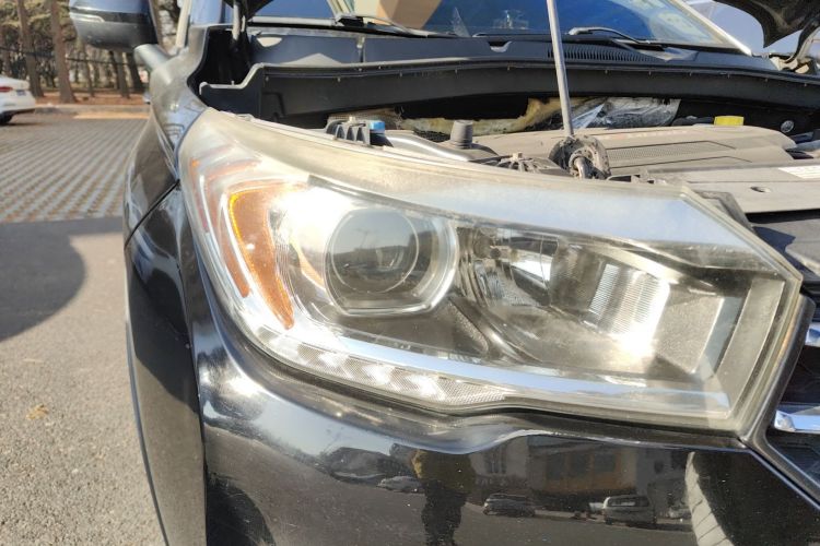 广汽传祺 传祺GS4 2015款 200T G-DCT精英版车身外观8