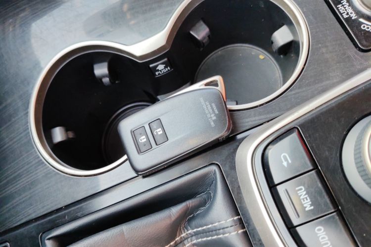 雷克萨斯RX 2016款 300 两驱精英版 国V中控内饰7001