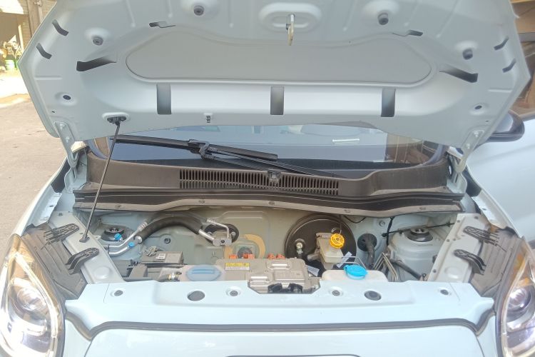 零跑汽车 零跑T03 2024款 310舒享版机舱底盘24