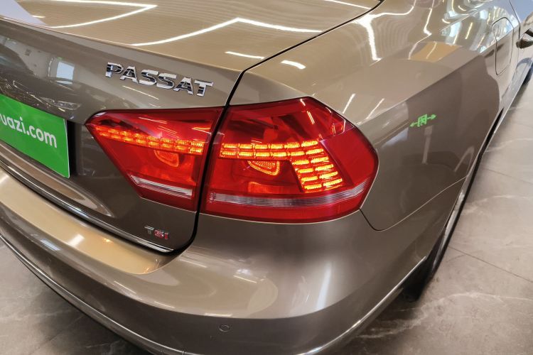 大众 帕萨特 2014款 1.8TSI DSG御尊版车身外观6006