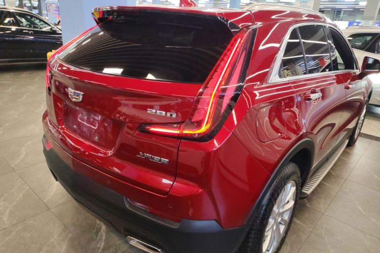 凯迪拉克XT4 2021款 28T 两驱技术型车身外观7