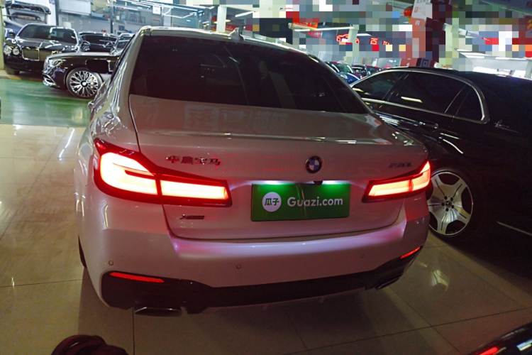 宝马5系 2022款 改款 530Li xDrive M运动套装车身外观6004