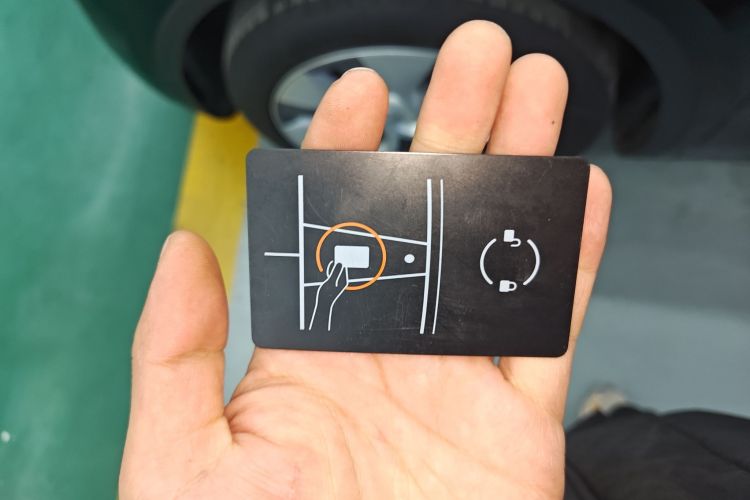 特斯拉 Model Y 2022款 改款 后轮驱动版中控内饰11