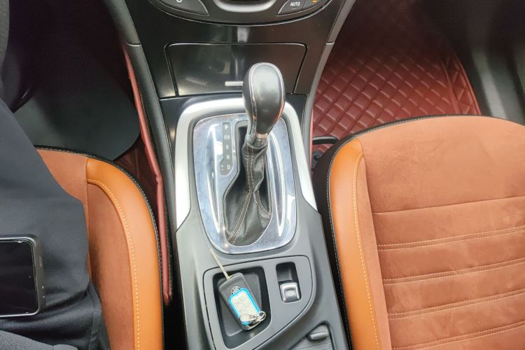 别克 君威 2015款 1.6T 精英技术型局部细节18