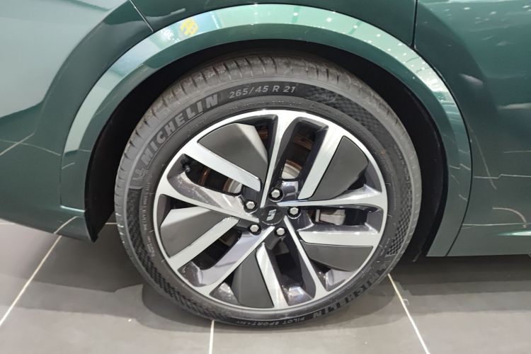 理想汽车 理想L9 2022款 Max车身外观6008