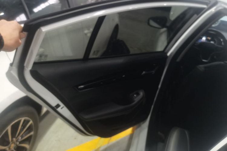 荣威i5 2021款 改款 1.5L CVT钻石版中控内饰7008