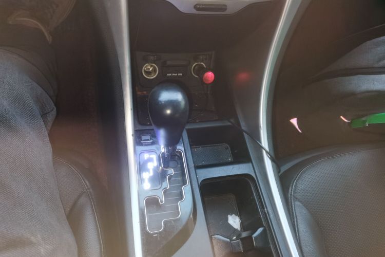 现代 索纳塔 2014款 2.0L 自动尊贵版中控内饰18