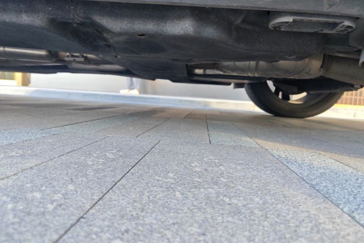 大众 途锐 2022款 3.0TSI 锐享版 曜黑运动套装局部细节9003