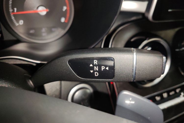 奔驰C级 2015款 C 200 L 运动型中控内饰18