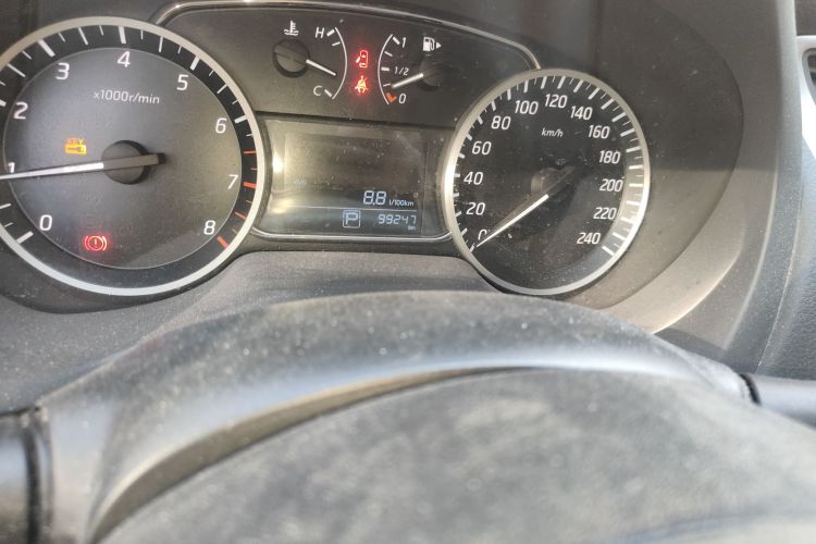 日产 轩逸 2016款 1.6XL  CVT尊享版中控内饰15