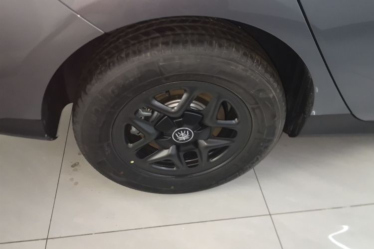 比亚迪 秦PLUS 2025款 DM-i 智驾版 55KM领先型车身外观6008