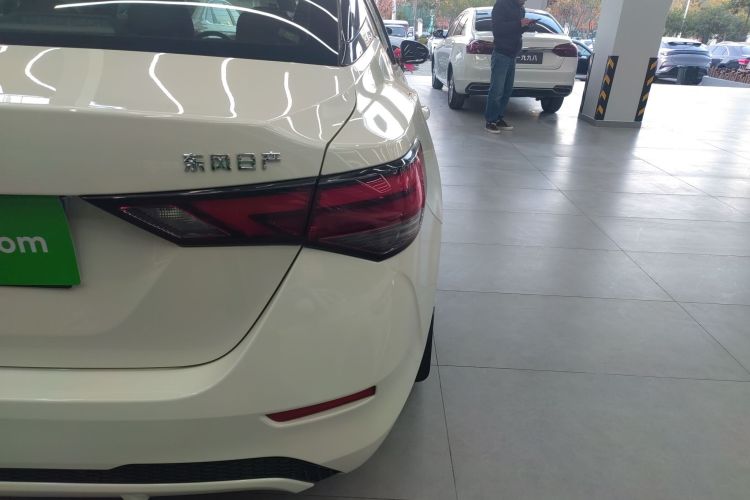 日产 轩逸 2022款 1.6L XL CVT悦享版车身外观9