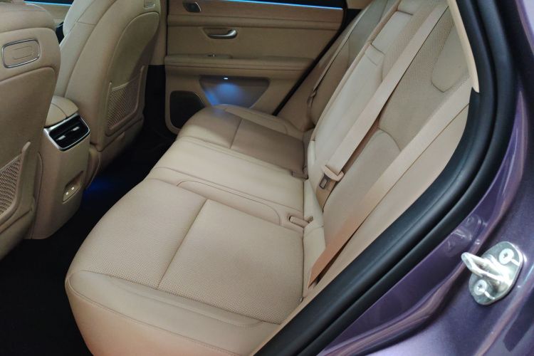 鸿蒙智行 问界M5 2025款 增程 Ultra 后驱版中控内饰7004