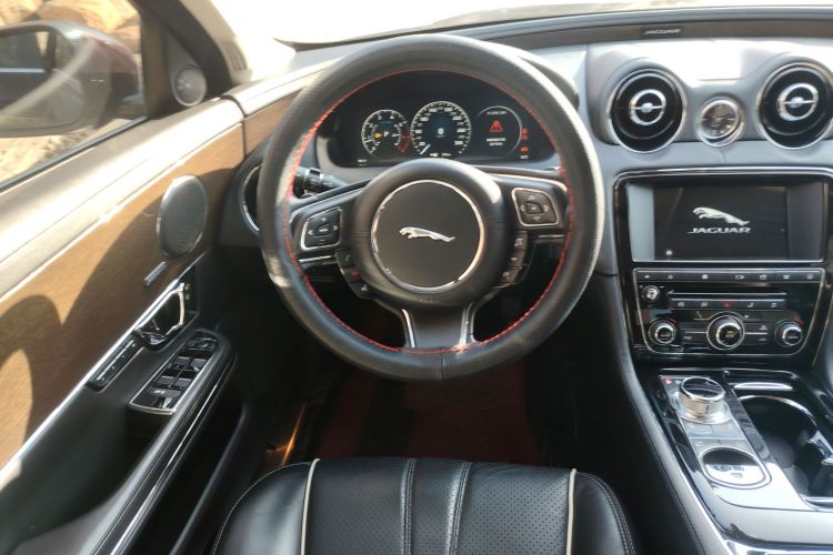 捷豹XJ 2016款 XJL 3.0 SC 四驱全景商务版中控内饰13