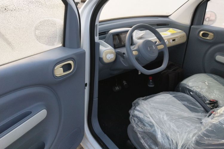 奔腾小马 2025款 222km 灵动马中控内饰20