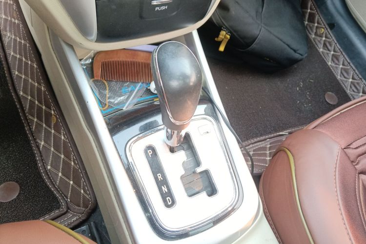 长安 逸动 2014款 1.6L 自动豪华型局部细节18