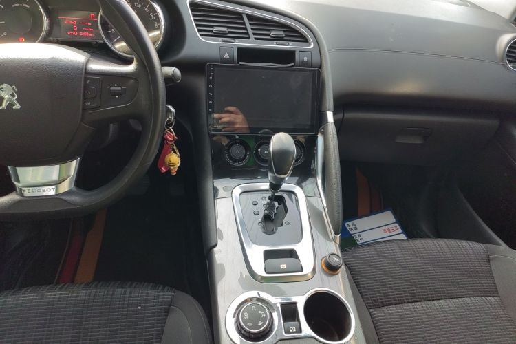 标致3008 2016款 1.6THP 自动经典版中控内饰16