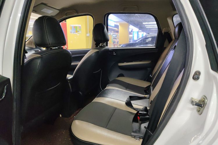 东风风行 景逸X3 2015款 1.5L 舒适型中控内饰7004