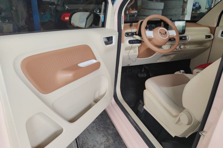 五菱汽车 宏光MINIEV 2024款 第三代 215km 进阶版中控内饰7003