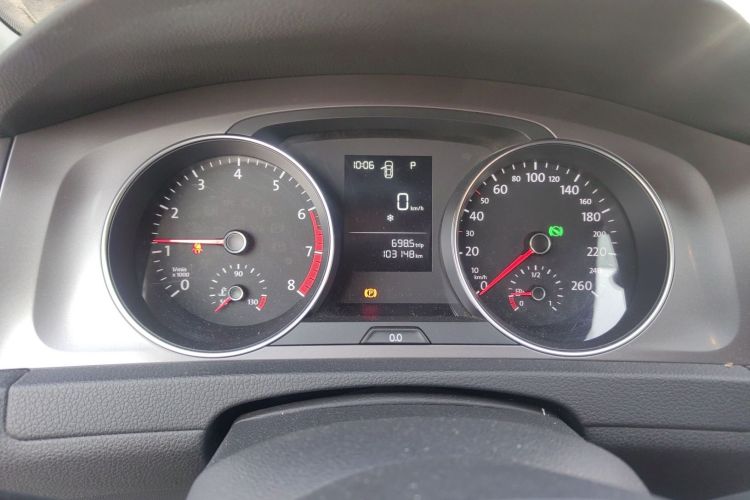 大众 高尔夫 2016款 1.6L 自动时尚型中控内饰14