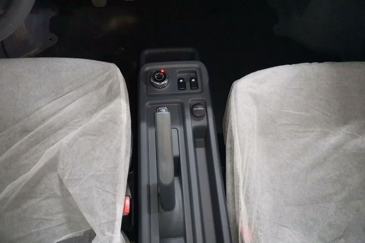 五菱汽车 五菱扬光 2025款 400km 客车版舒适型局部细节18