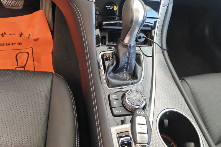 英菲尼迪Q50L 2015款 2.0T 悦享版局部细节18