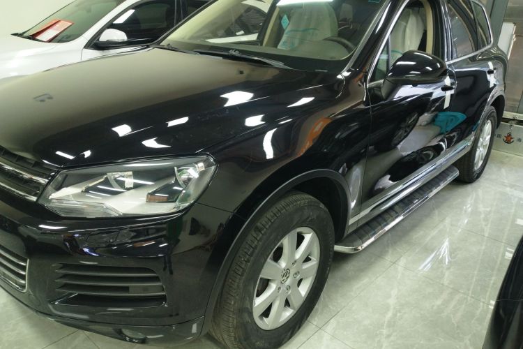 大众 途锐 2011款 3.0TSI 标配型车身外观4