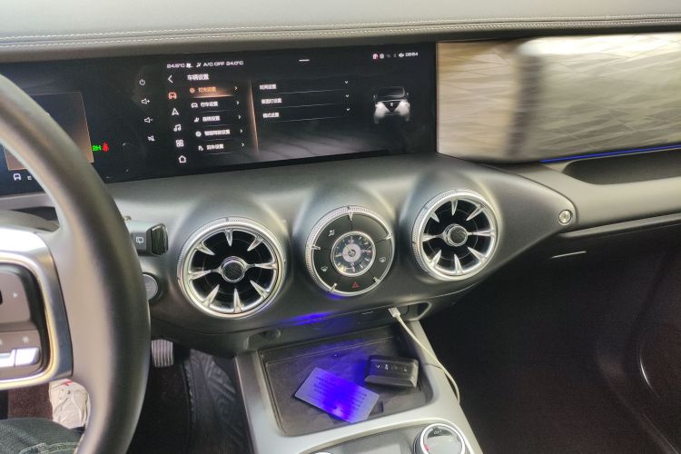 坦克300 2023款 越野版 2.0T 征服者中控内饰16