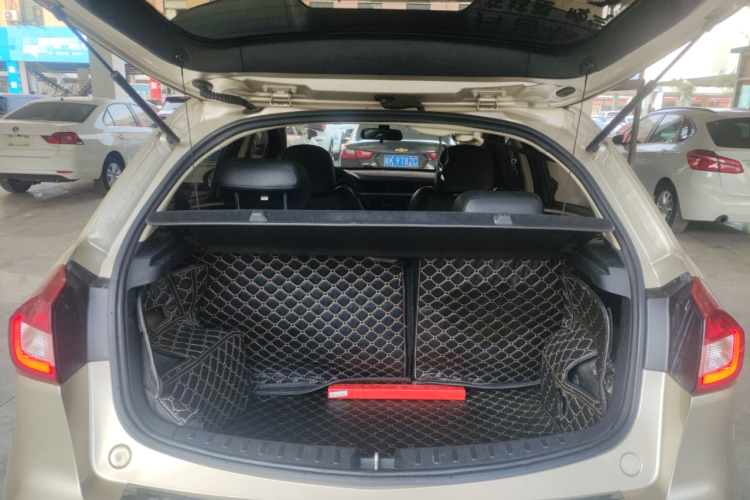 吉利汽车 远景X3 2017款 1.5L 自动尊贵型机舱底盘23